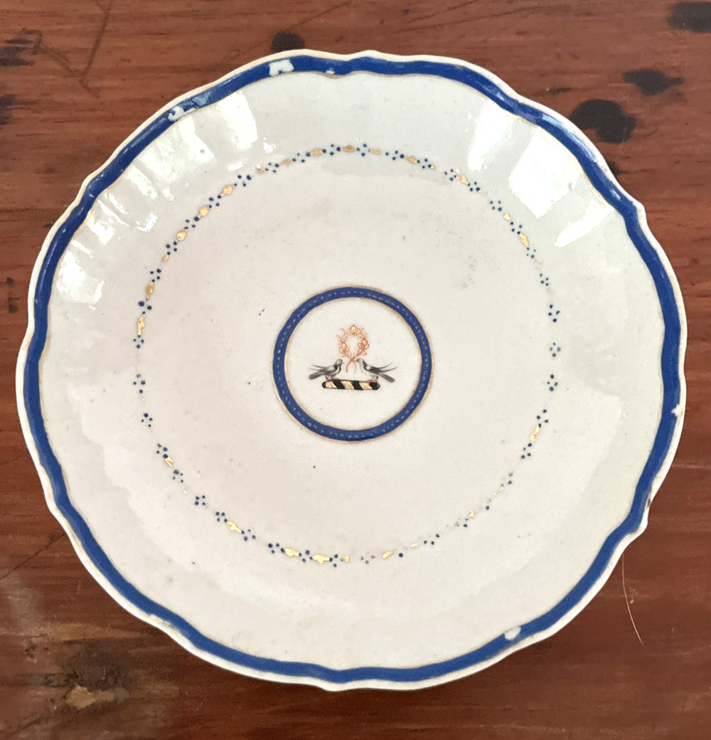 Antique Chinese Export Armorial Gilt Gold Blue Doves Crest Porcelain Dish Bowl